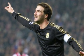 卡扎伊什维利有望加盟中超球队，新东家或在上海，卡扎耶夫比赛视频