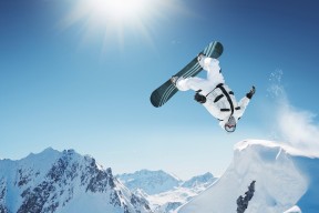 主帅赛前强调逆风局应变能力表示全队需保持绝对专注，主帅挑战规则